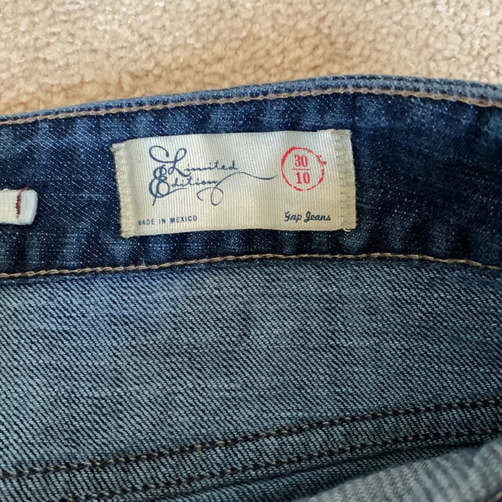 EUC GAP Denim Pencil Skirt - Picture 2 of 4